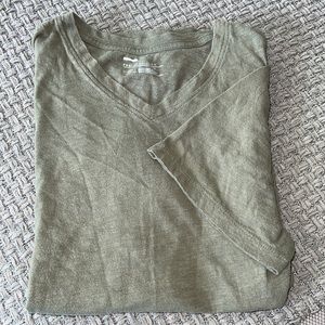 V-neck cotton shirt